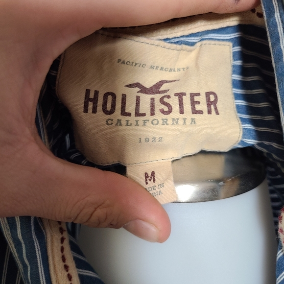 Hollister men’s striped button down - Picture 2 of 4